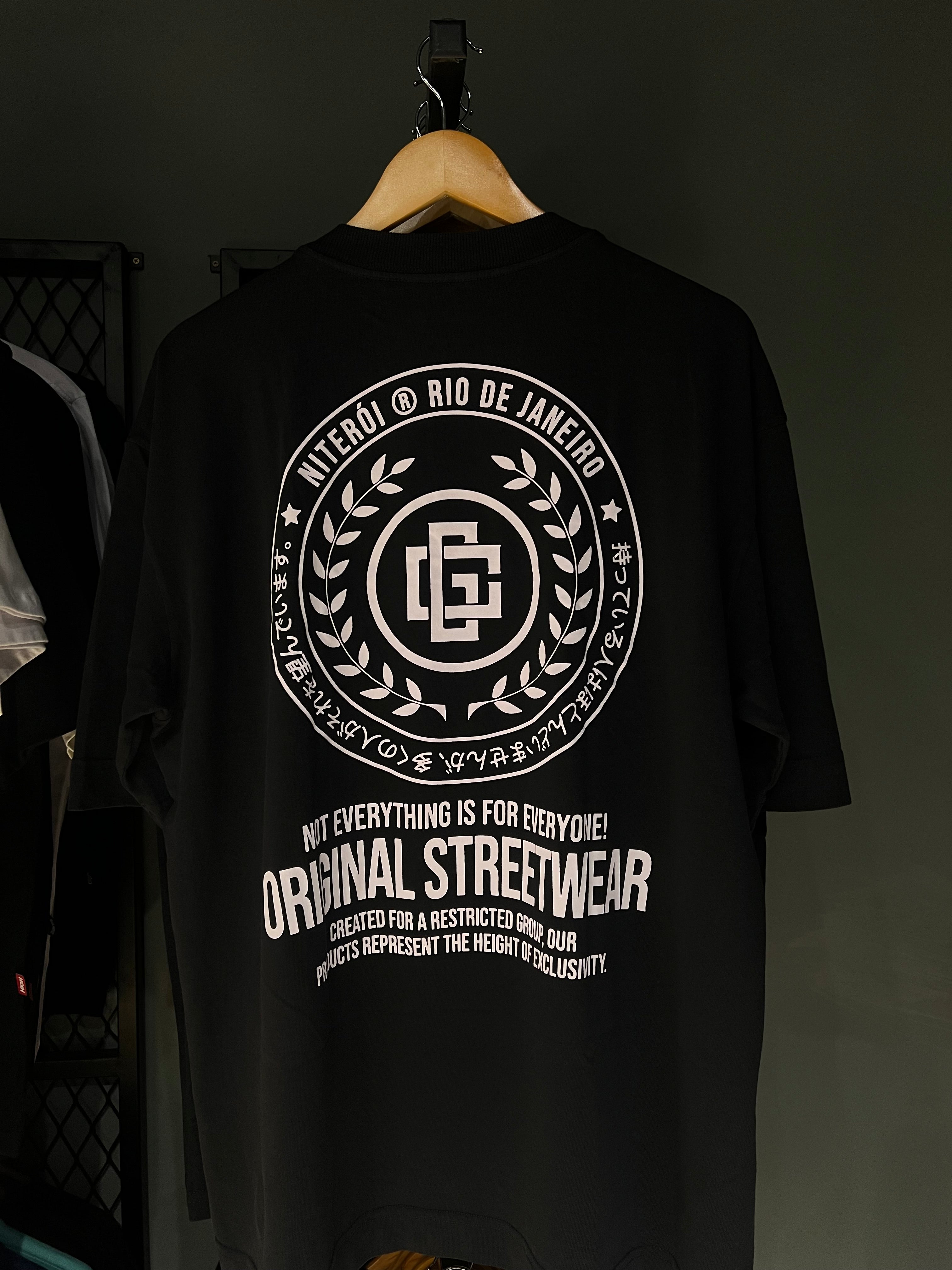 CAMISA GOLD RESTRICTED BLACK
