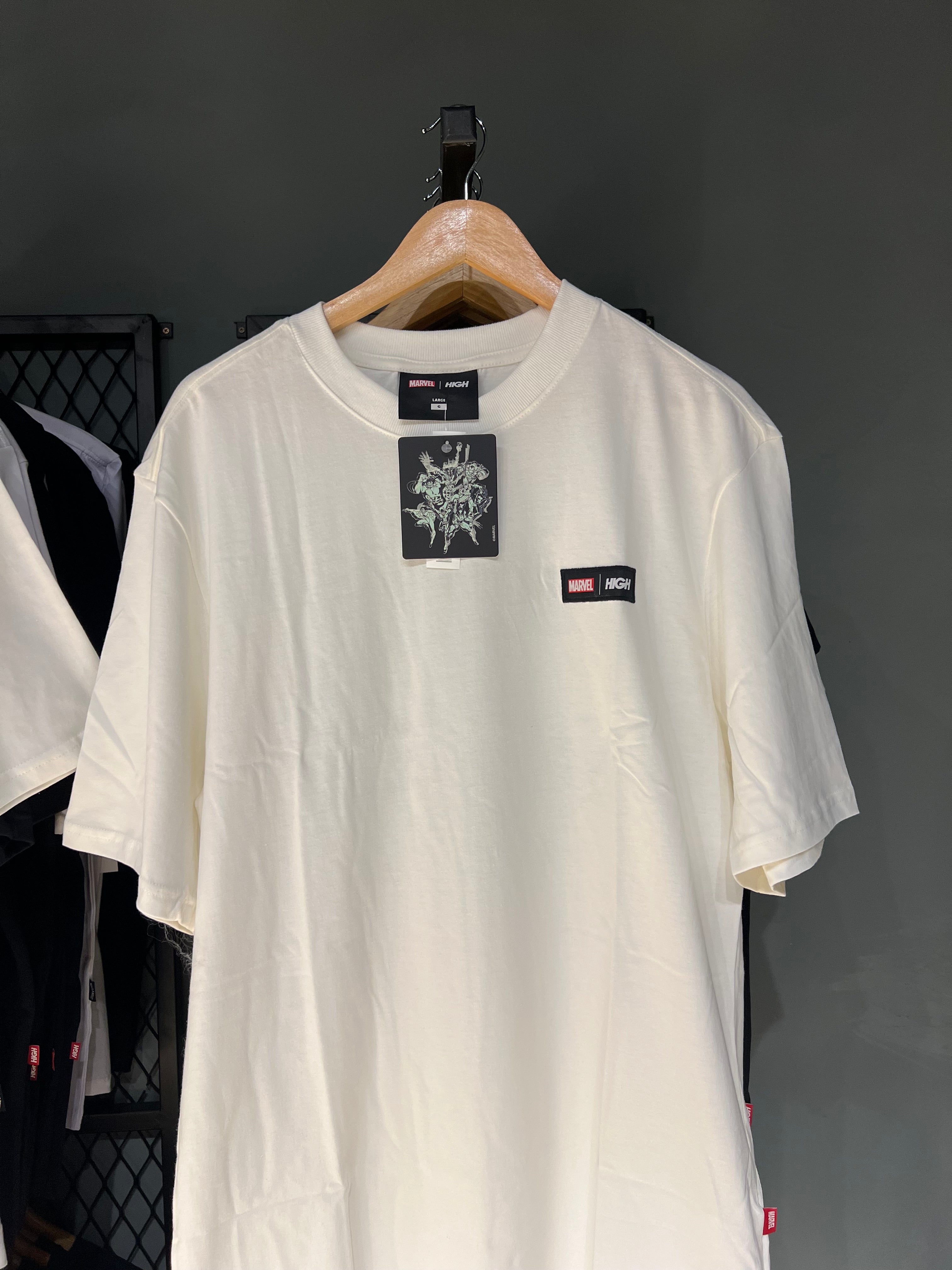 CAMISA HIGH x MARVEL SQUAD WHITE