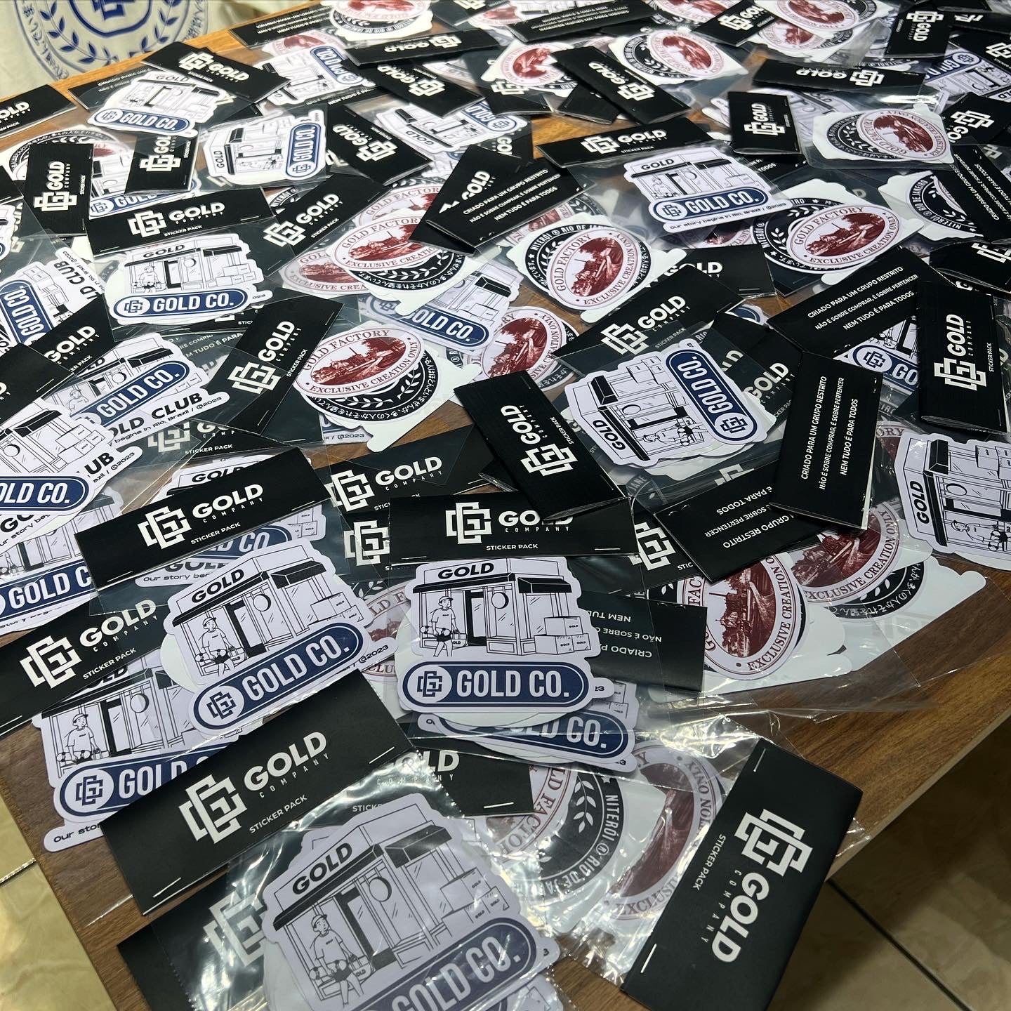 STICKER PACK GOLD