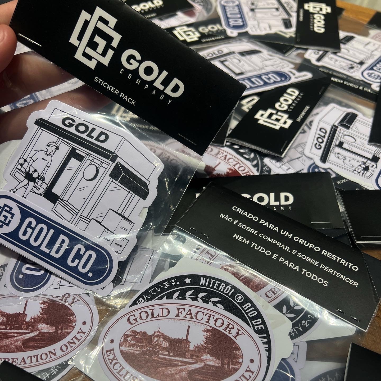 STICKER PACK GOLD