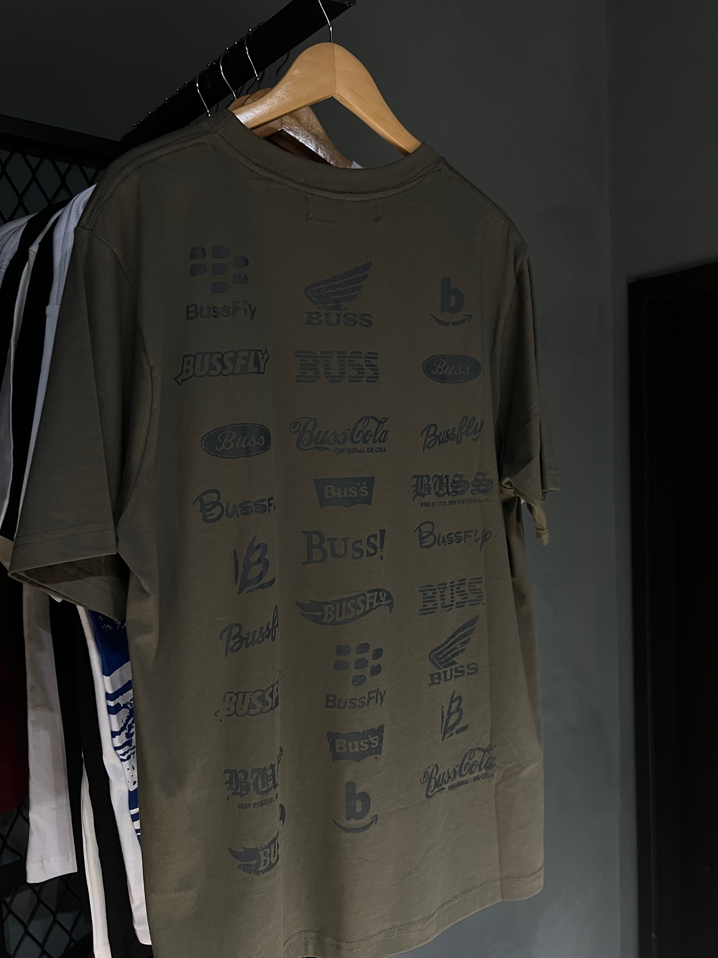 CAMISA BUSS LOGOS VERDE