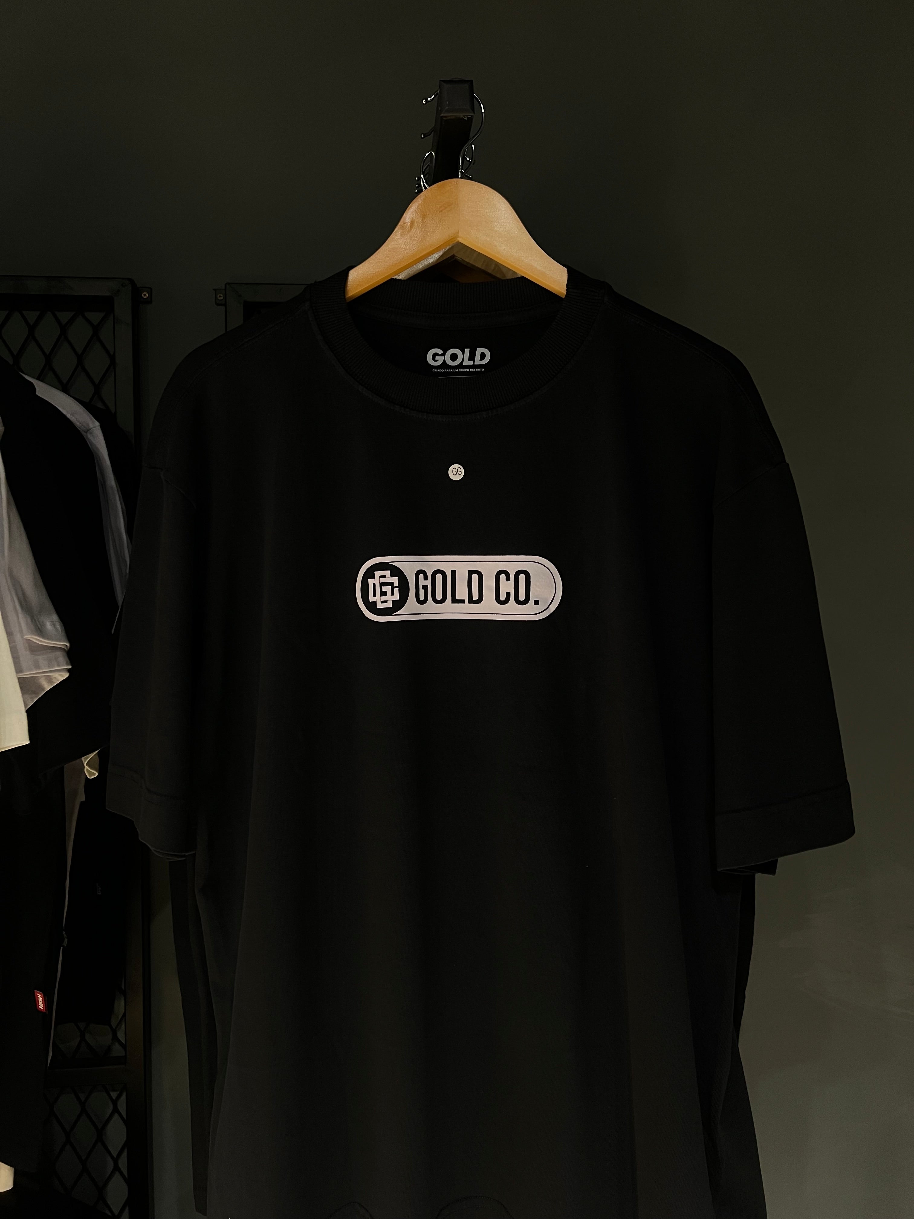 CAMISA GOLD RESTRICTED BLACK