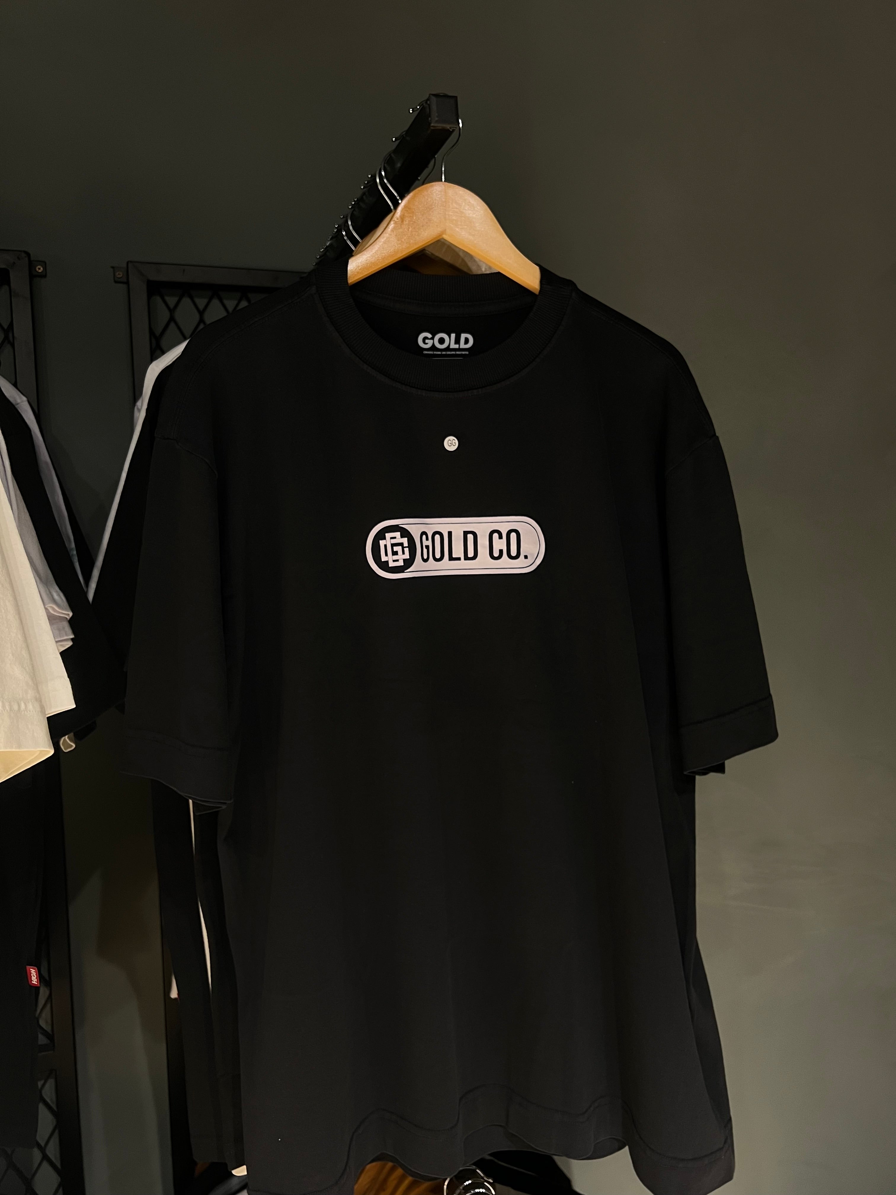 CAMISA GOLD RESTRICTED BLACK