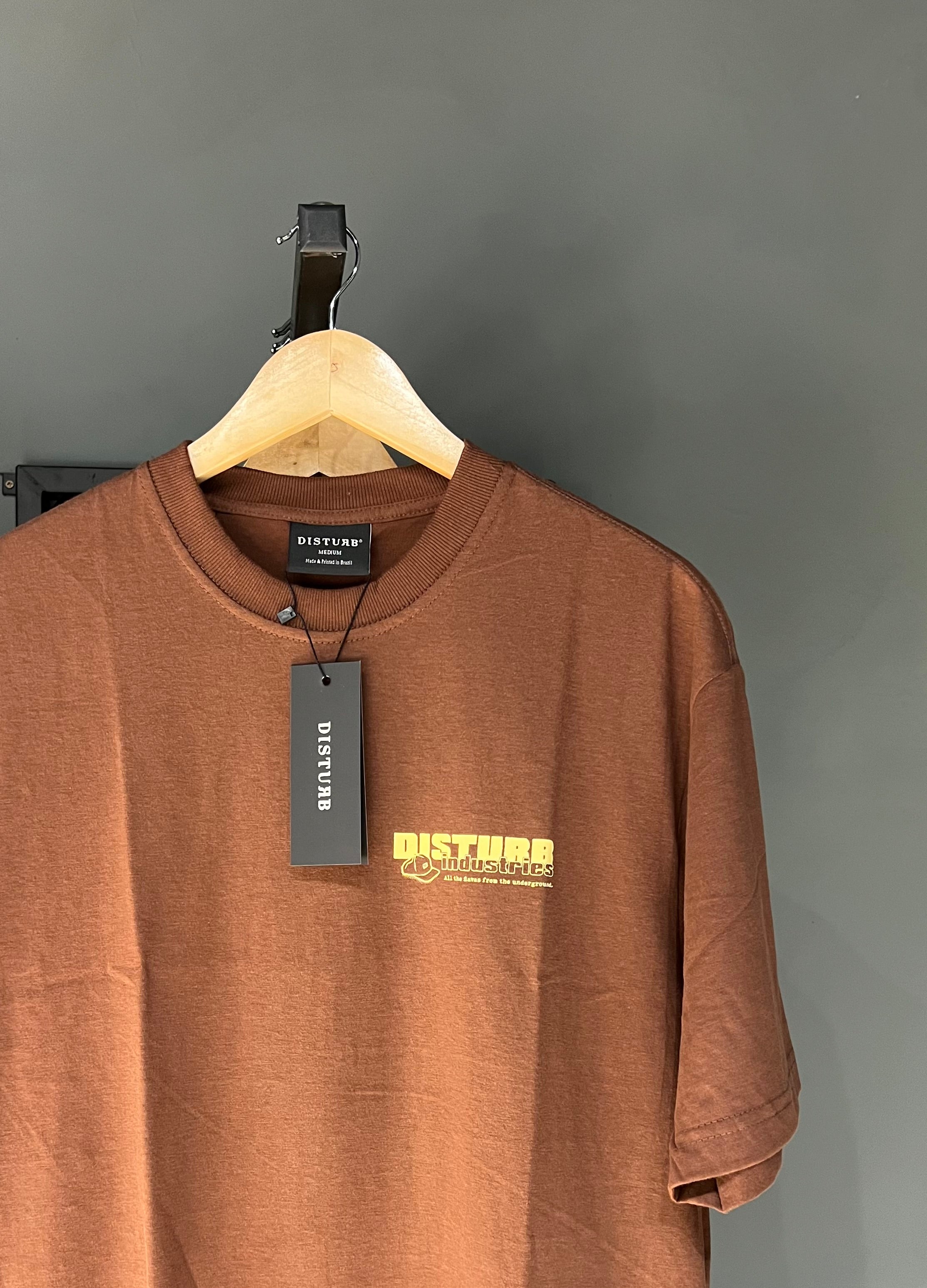 CAMISA DISTURB FLYMARKET MARROM