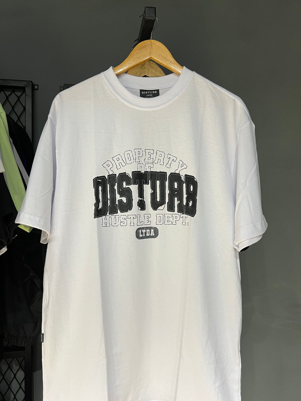 CAMISA DISTURB HUSTLE WHITE