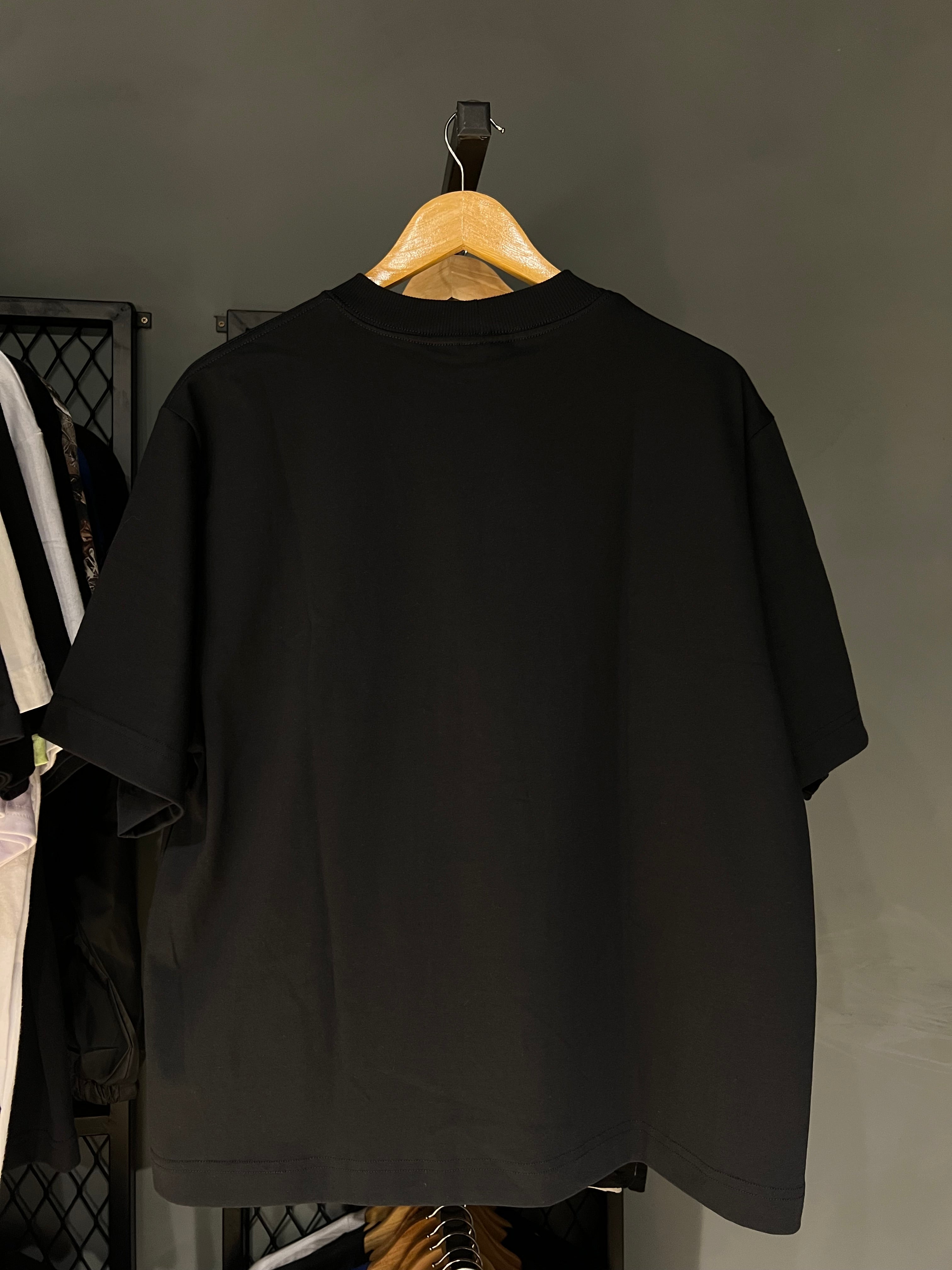 CAMISA ROMÃ BOXY REGULAR PRETA