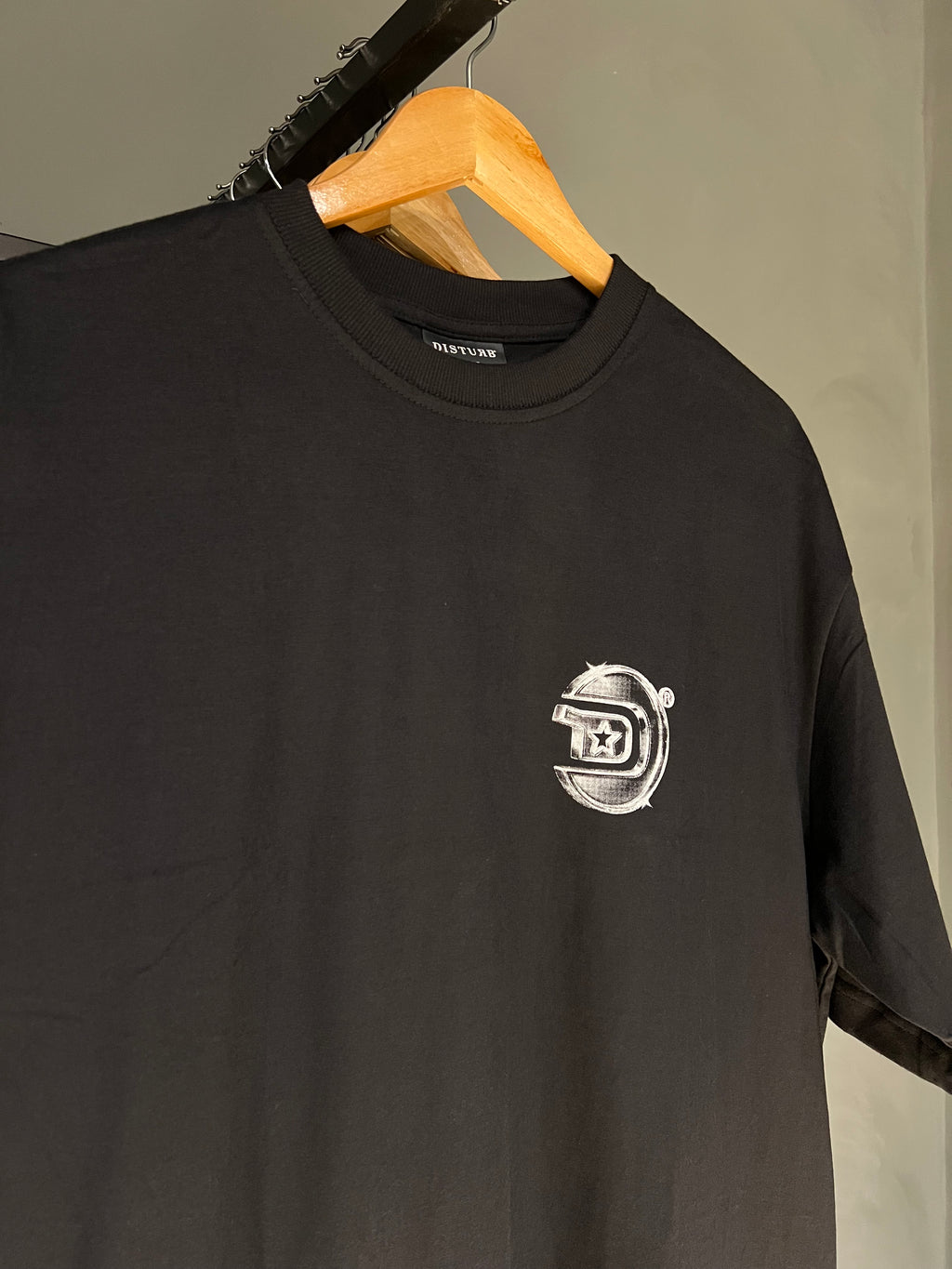 CAMISA DISTURB PLATINUM BLACK