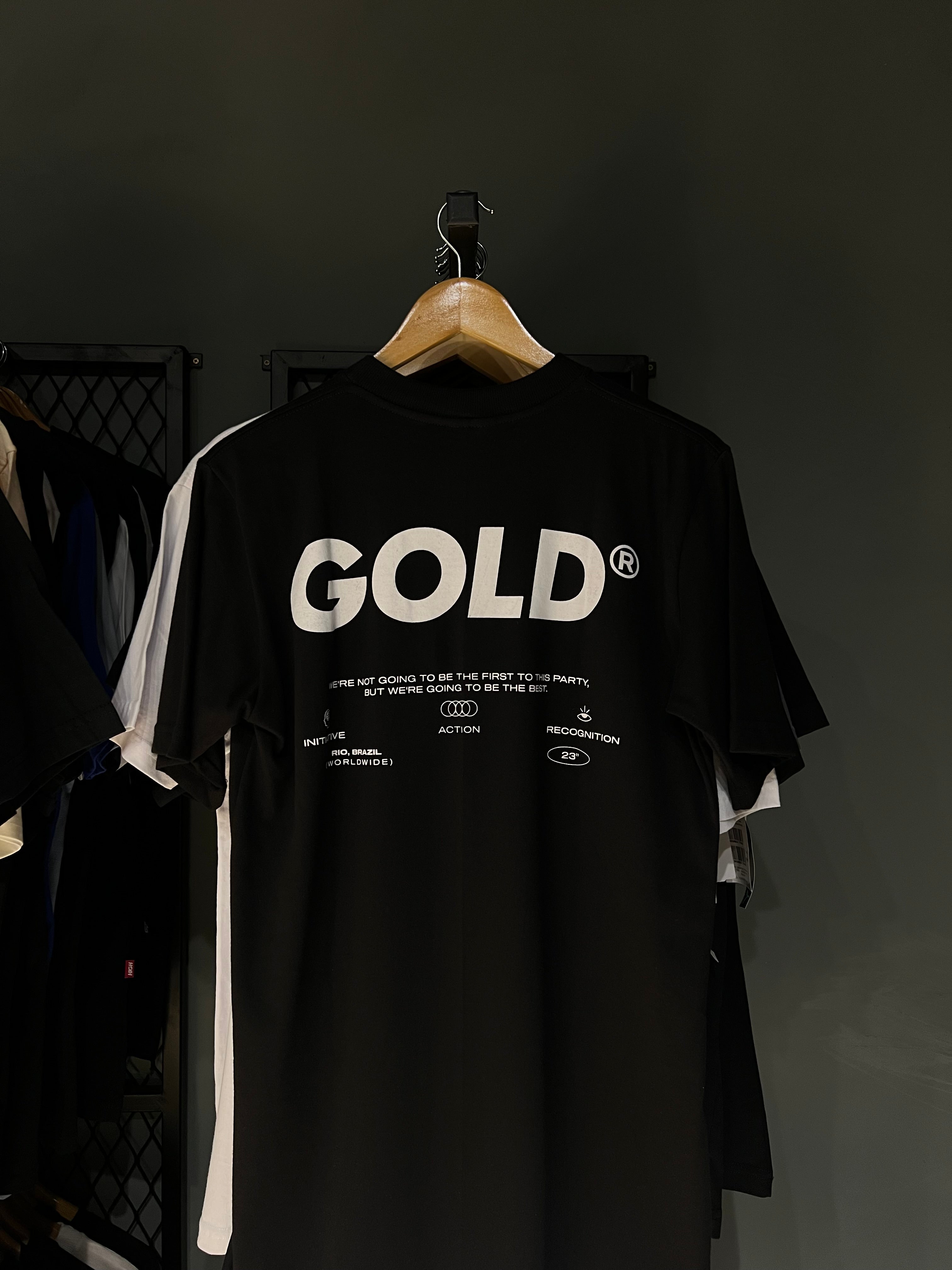 CAMISA GOLD ESSENTIALS BLACK