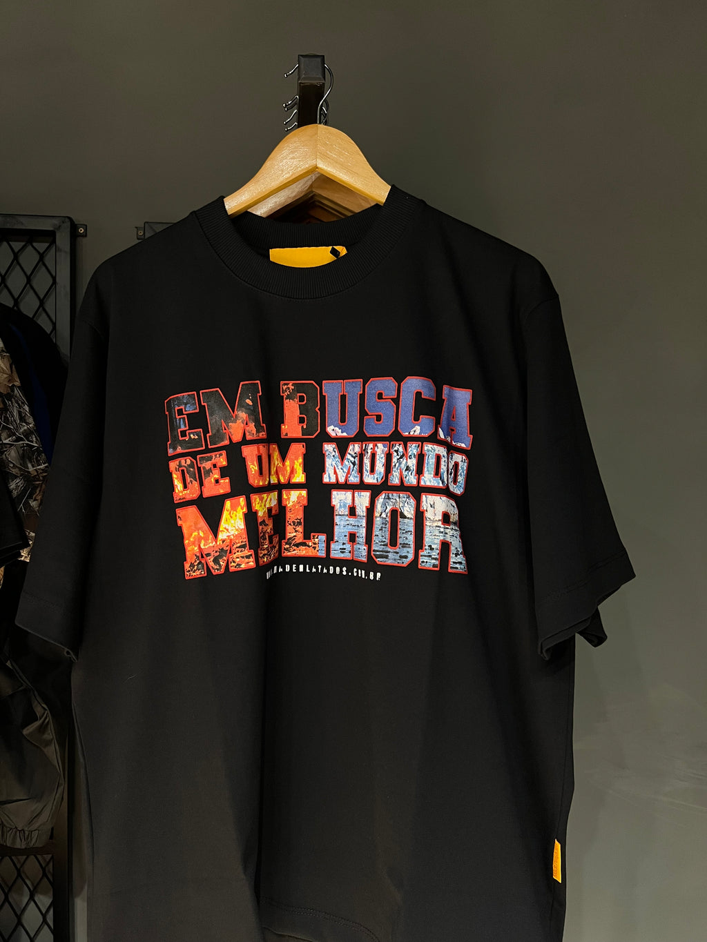 CAMISA MAD MUNDO BLACK