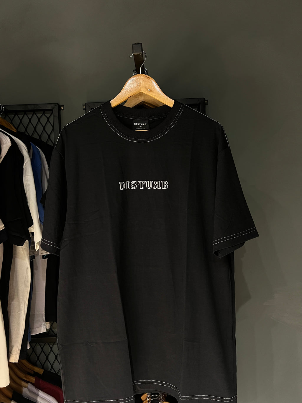 CAMISA DISTURB OUTLINE BLACK