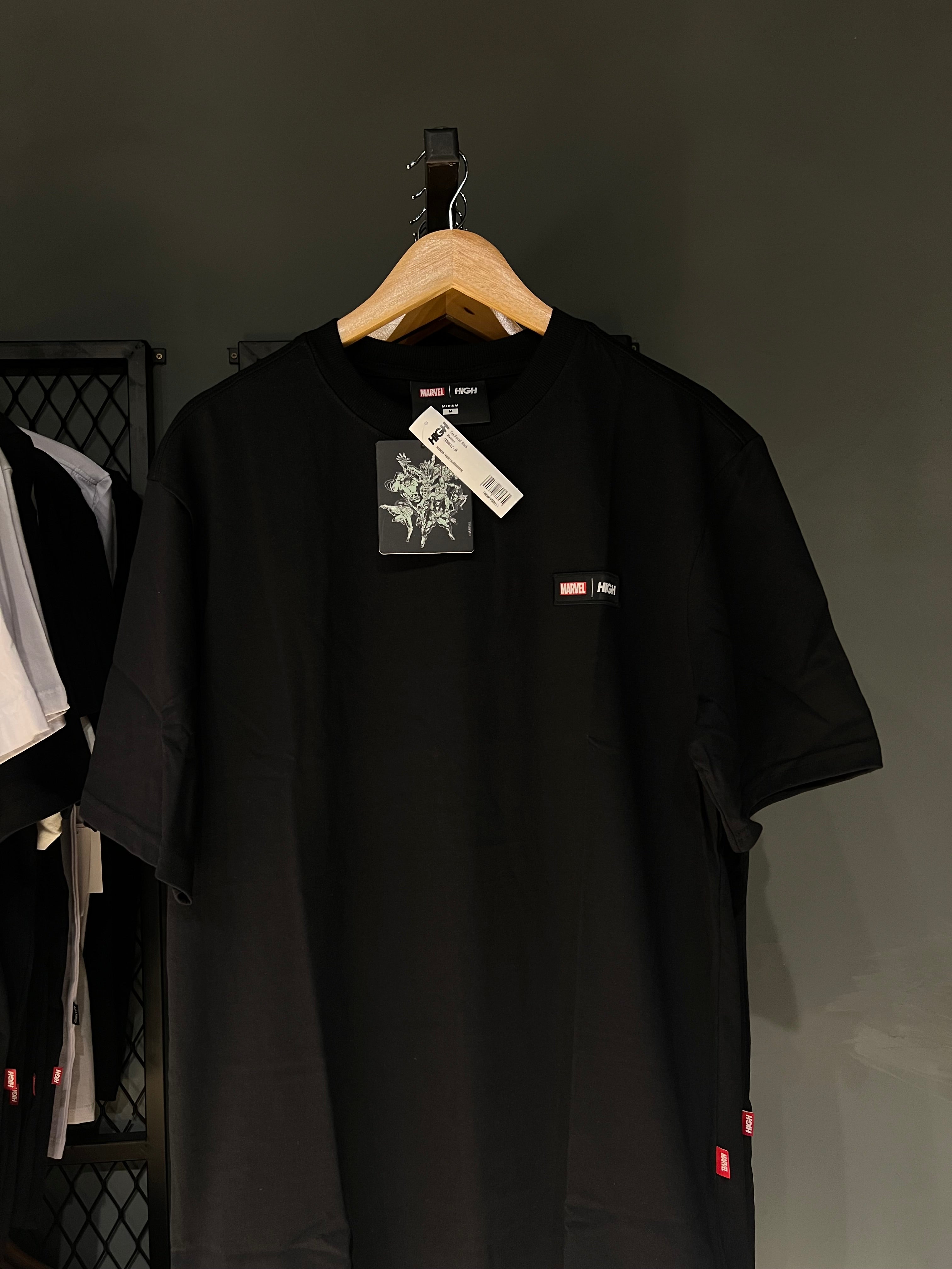 CAMISA HIGH x MARVEL SQUAD BLACK