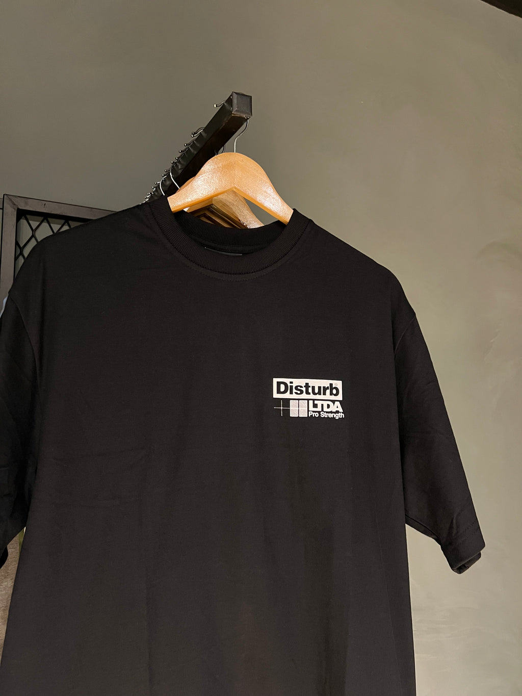 CAMISA DISTURB BOND BLACK