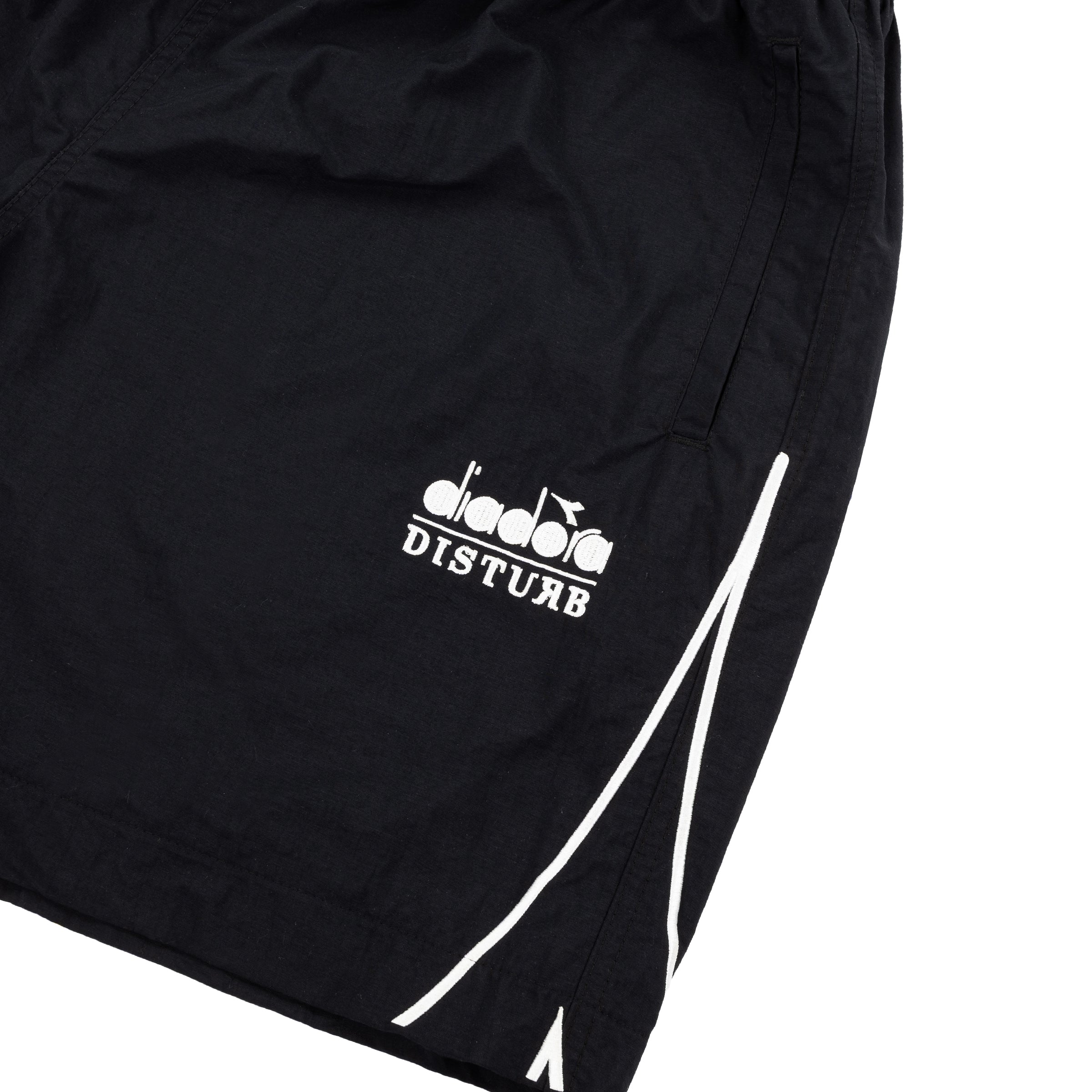 SHORTS DISTURB x DIADORA BLACK