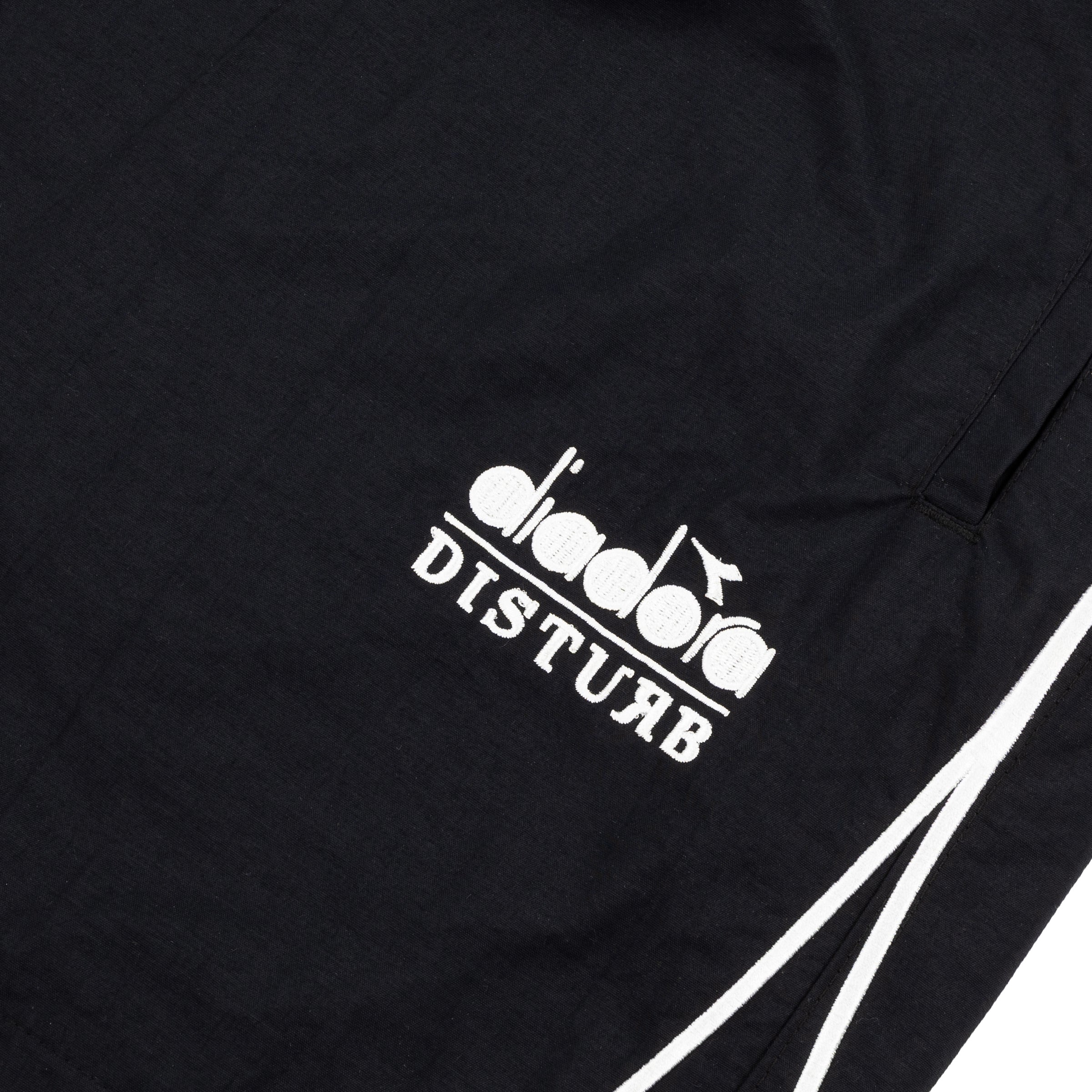 SHORTS DISTURB x DIADORA BLACK