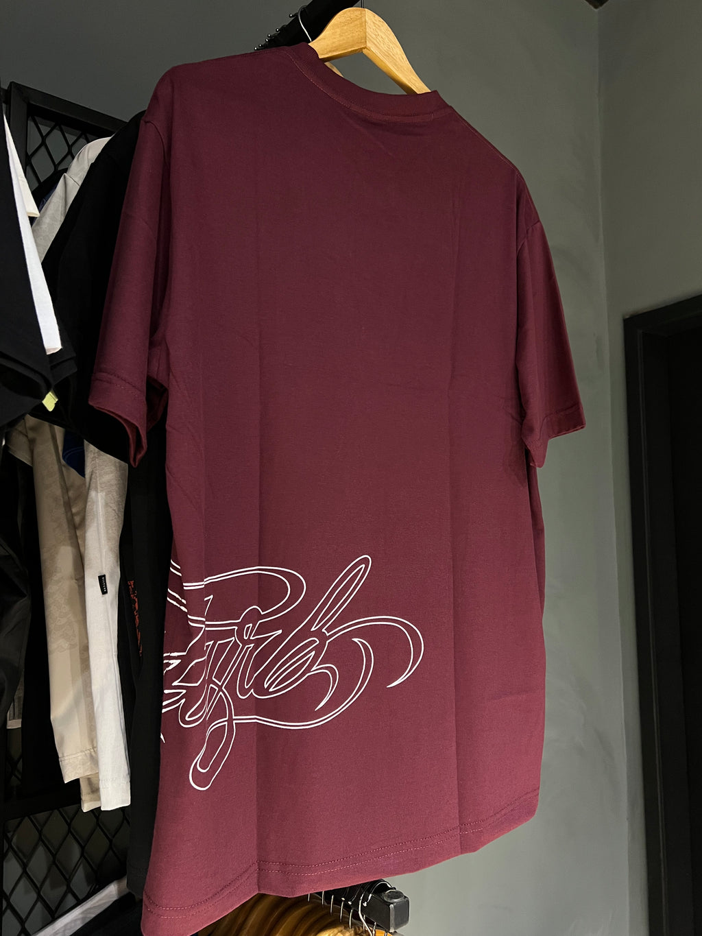 CAMISA DISTURB SCRIPT VINHO