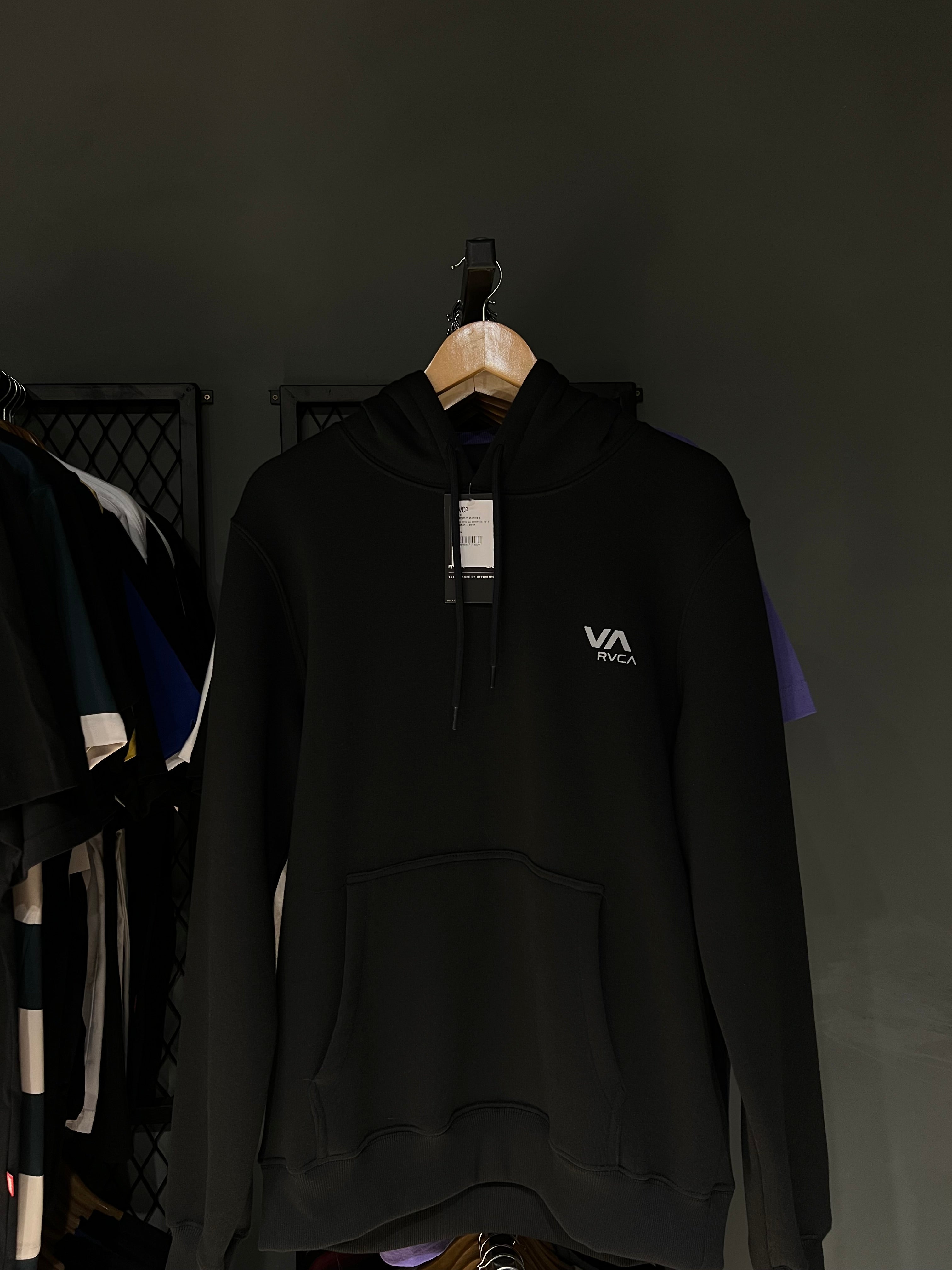 MOLETOM RVCA ESSENTIAL