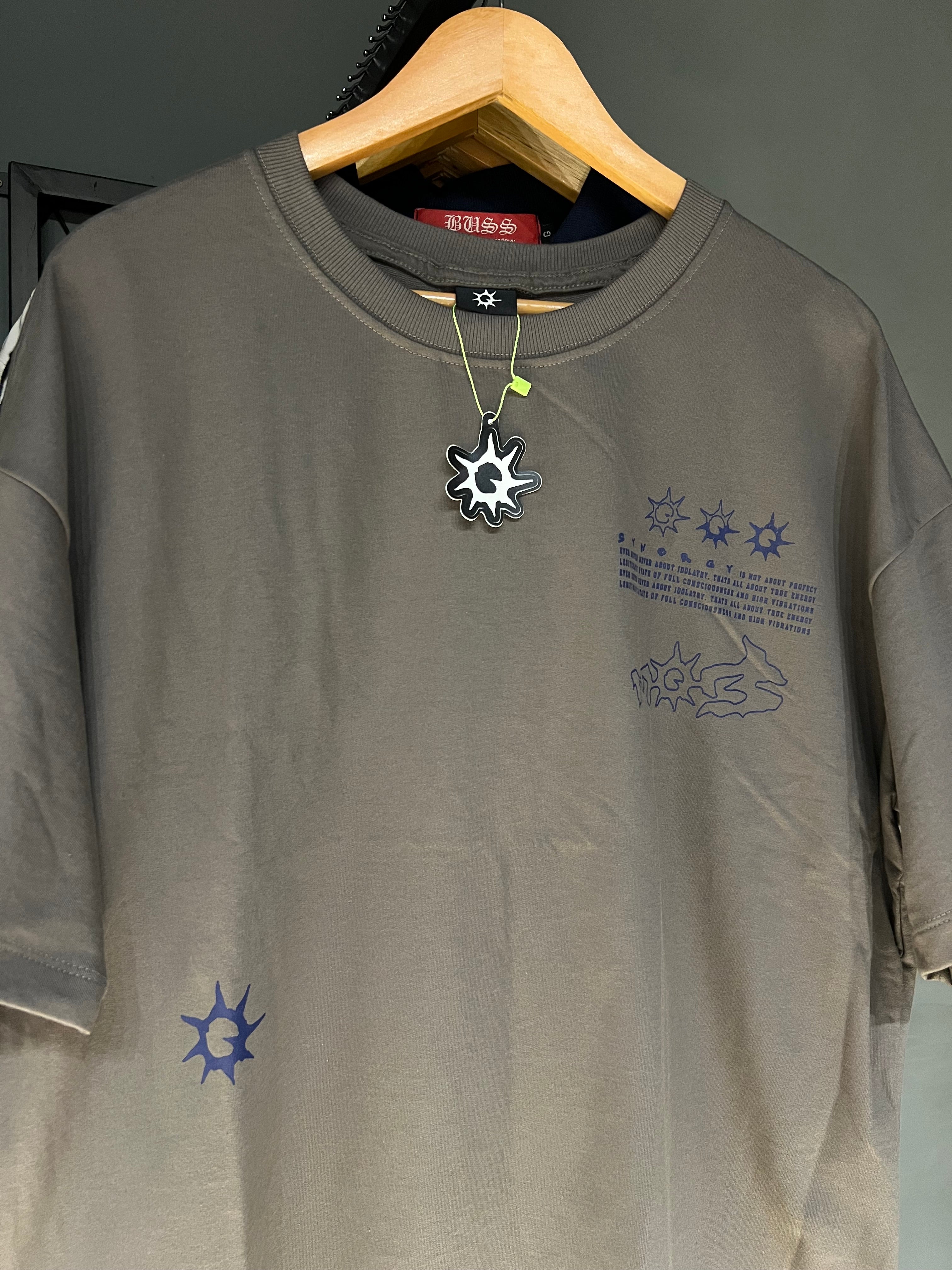 CAMISA MOB FLEUR BOXY CINZA