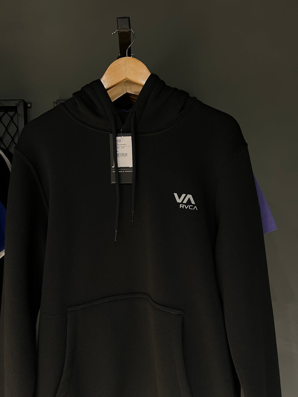 MOLETOM RVCA ESSENTIAL