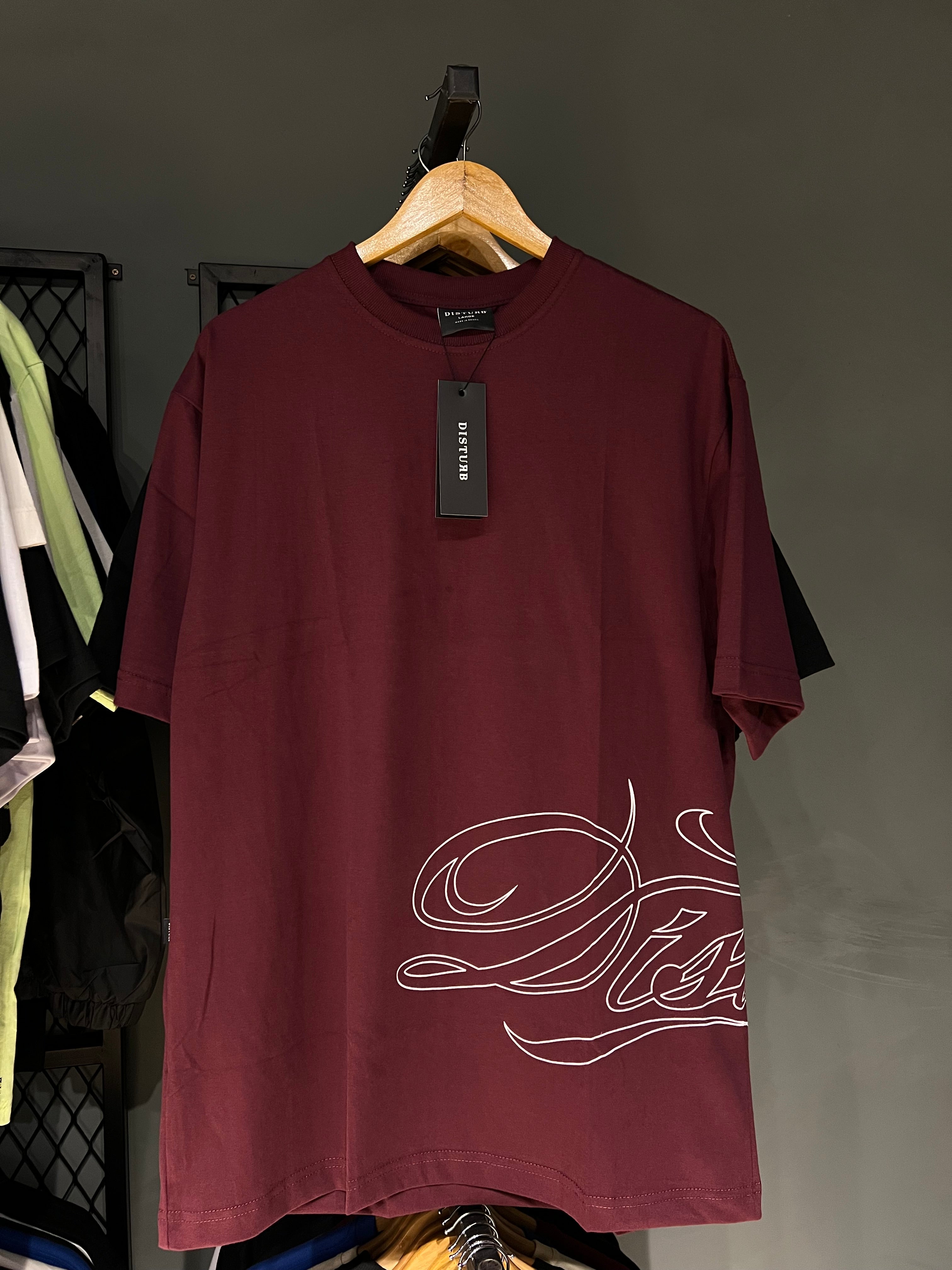 CAMISA DISTURB SCRIPT VINHO