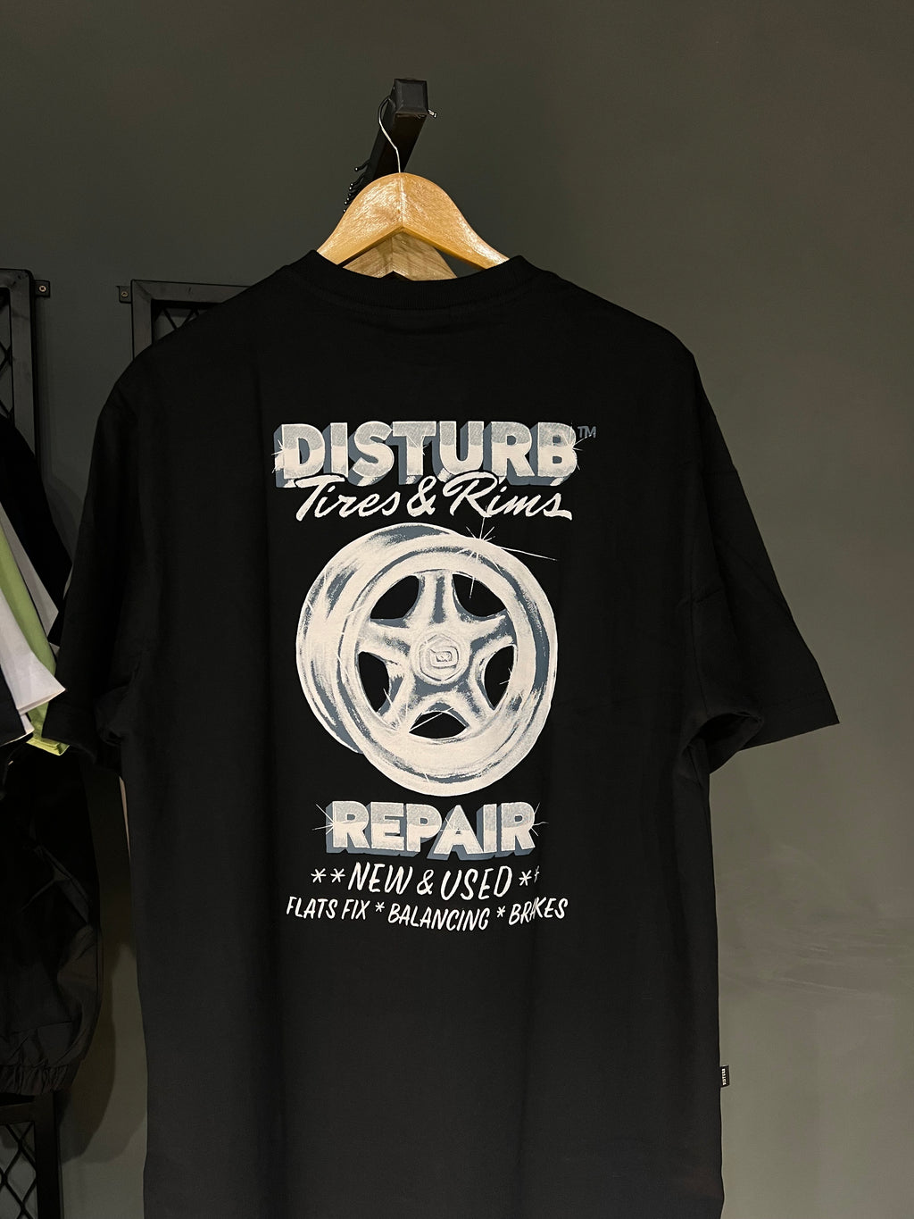 CAMISA DISTURB TIRES BLACK