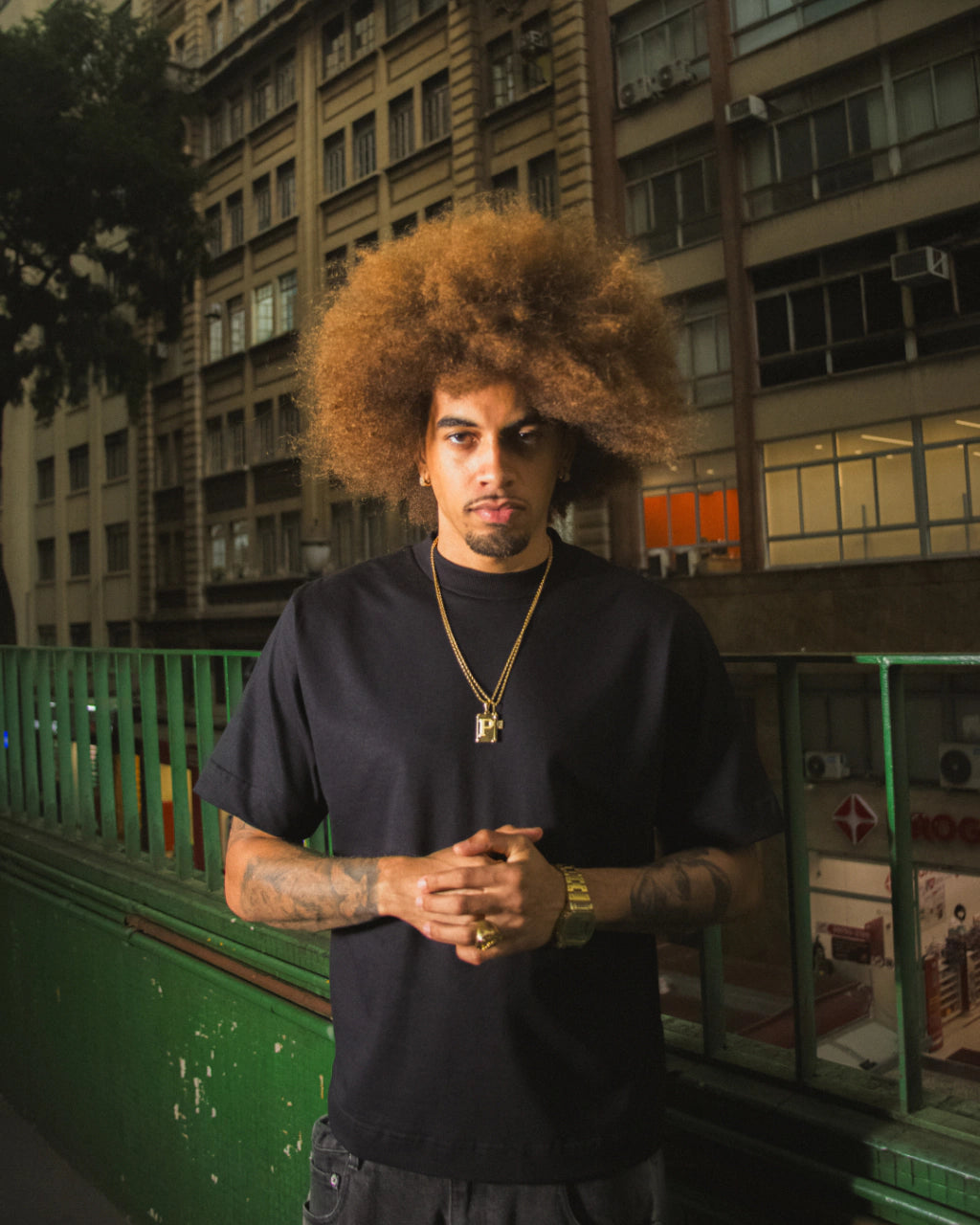CAMISA ROMÃ BOXY REGULAR PRETA